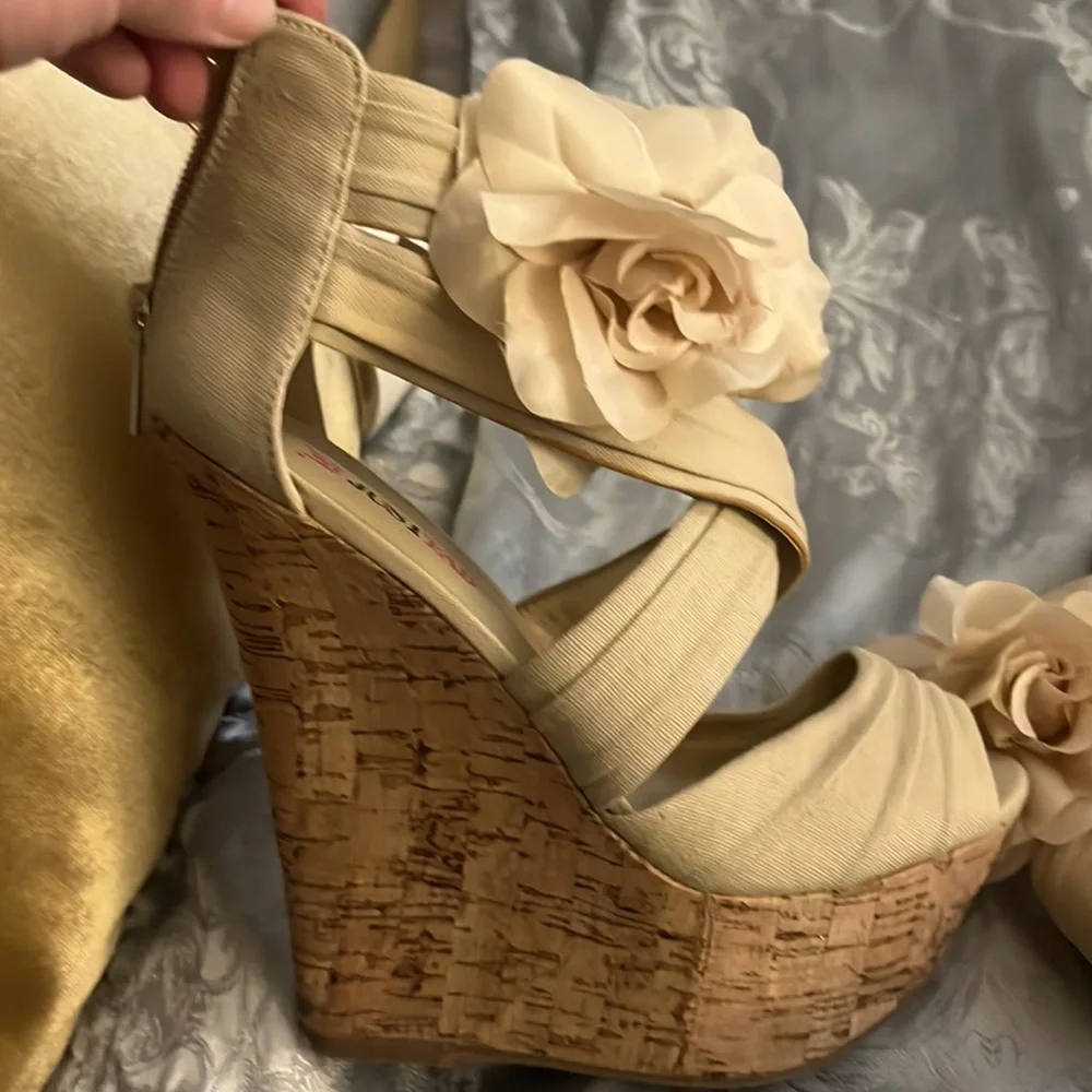 Floral Wedges - Picture 3 of 4